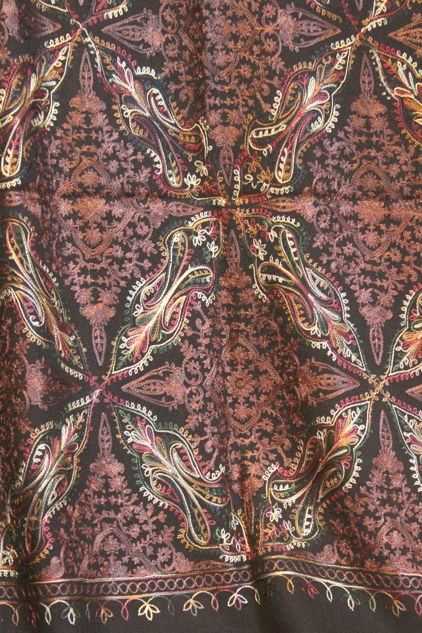 Swati Embroidery Wool Black C