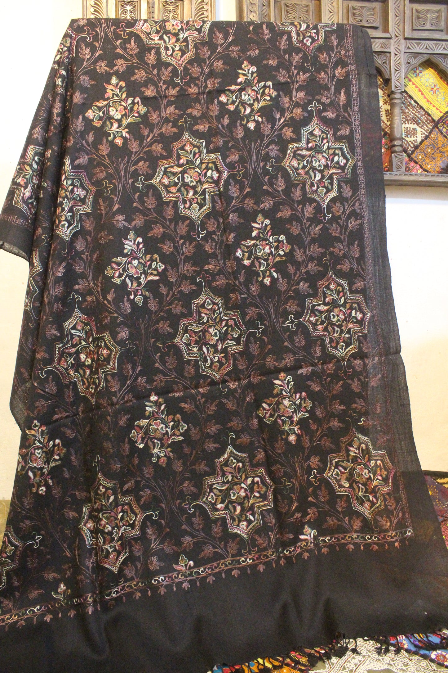 Swati Embroidery Wool Black D