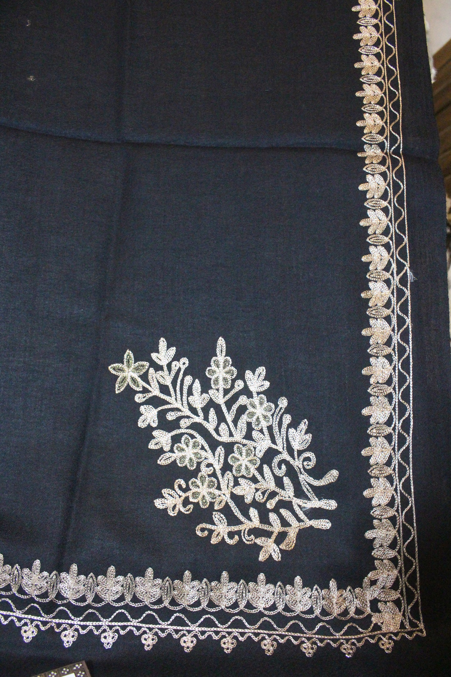 Swati Embroidery Wool Black H