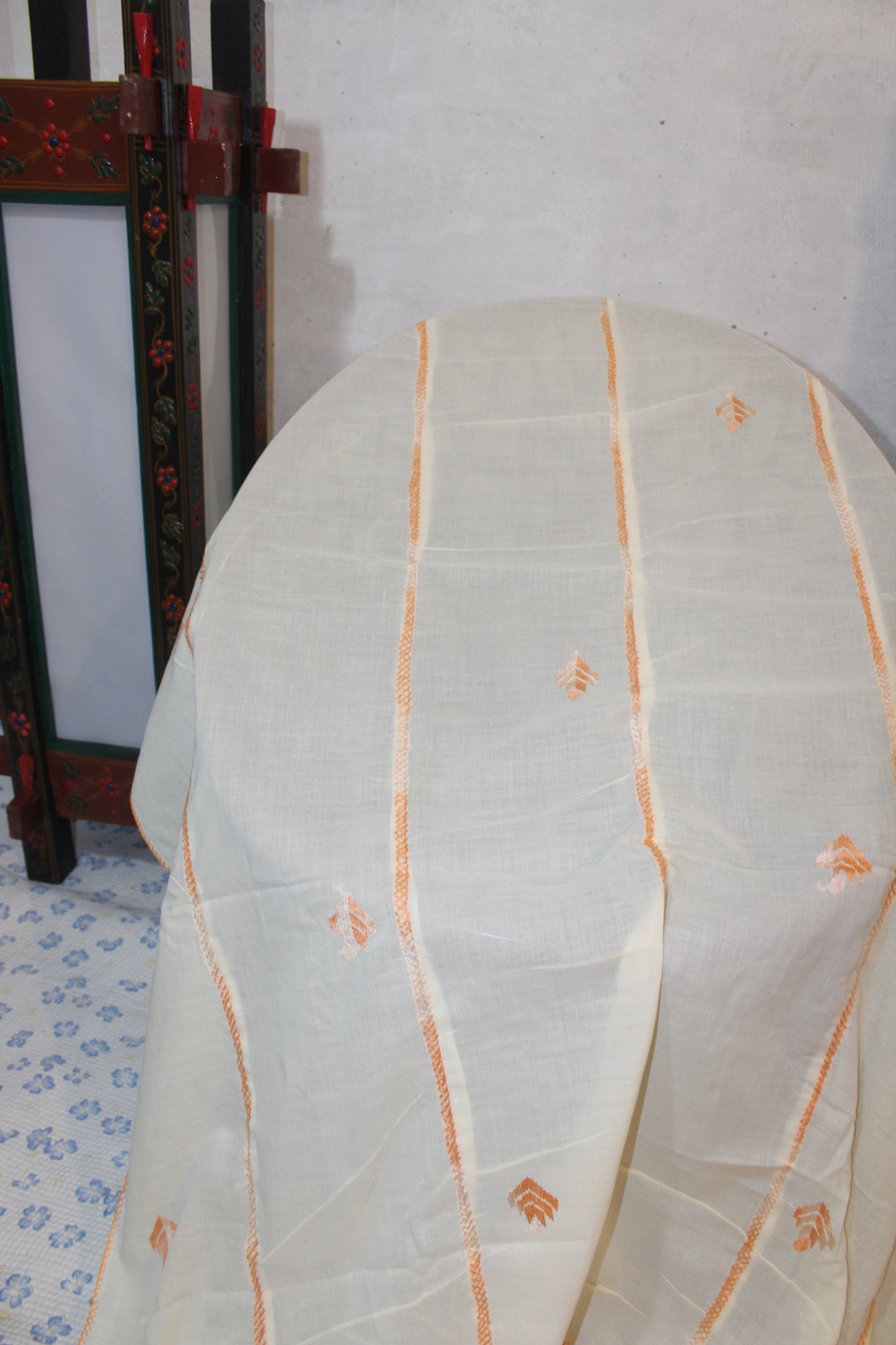 Summer Swiss Shawl Light Cream