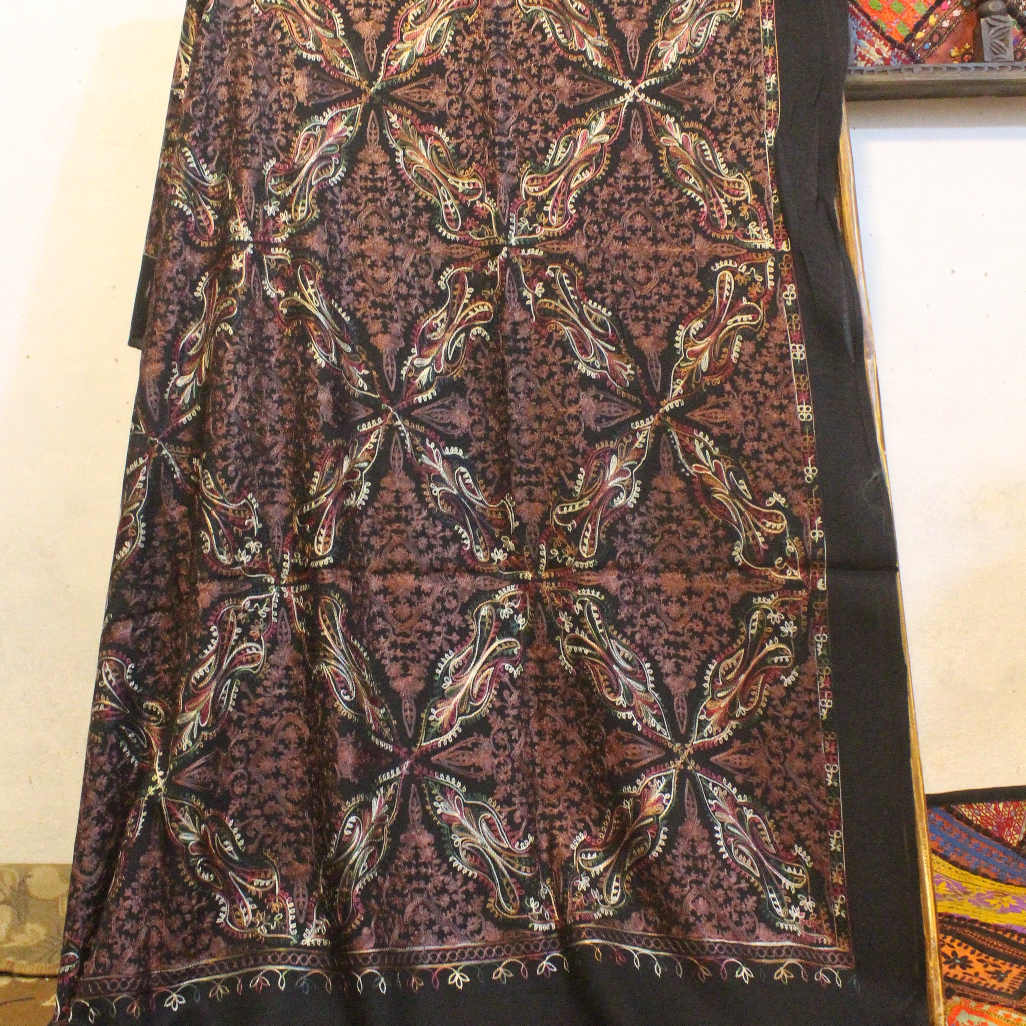 Swati Embroidery Wool Black C