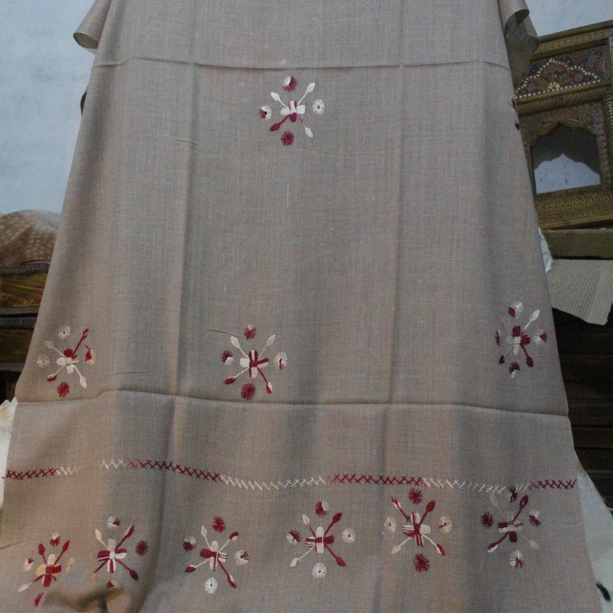 Swati Embroidery Wool Brown Z