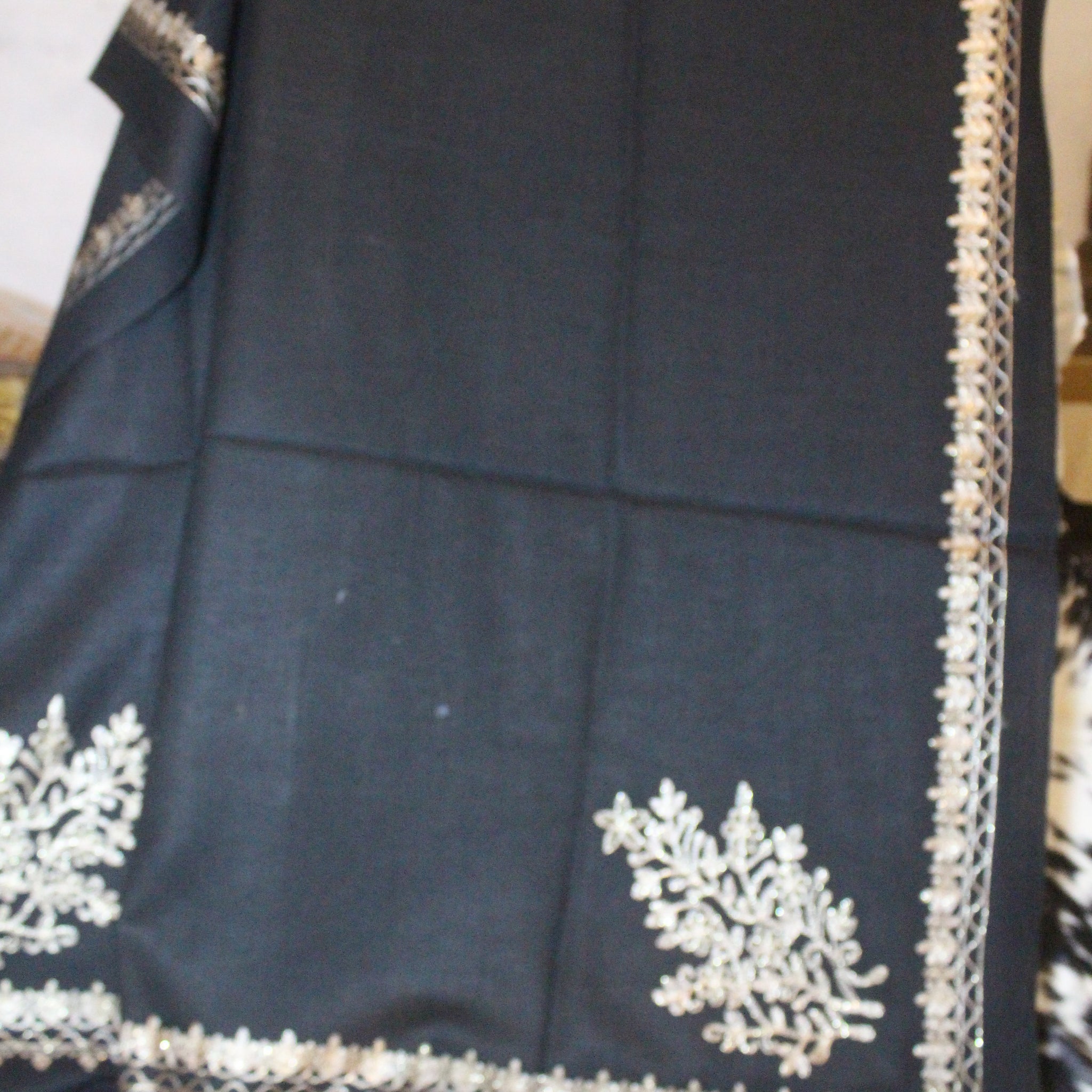 Swati Embroidery Wool Black H