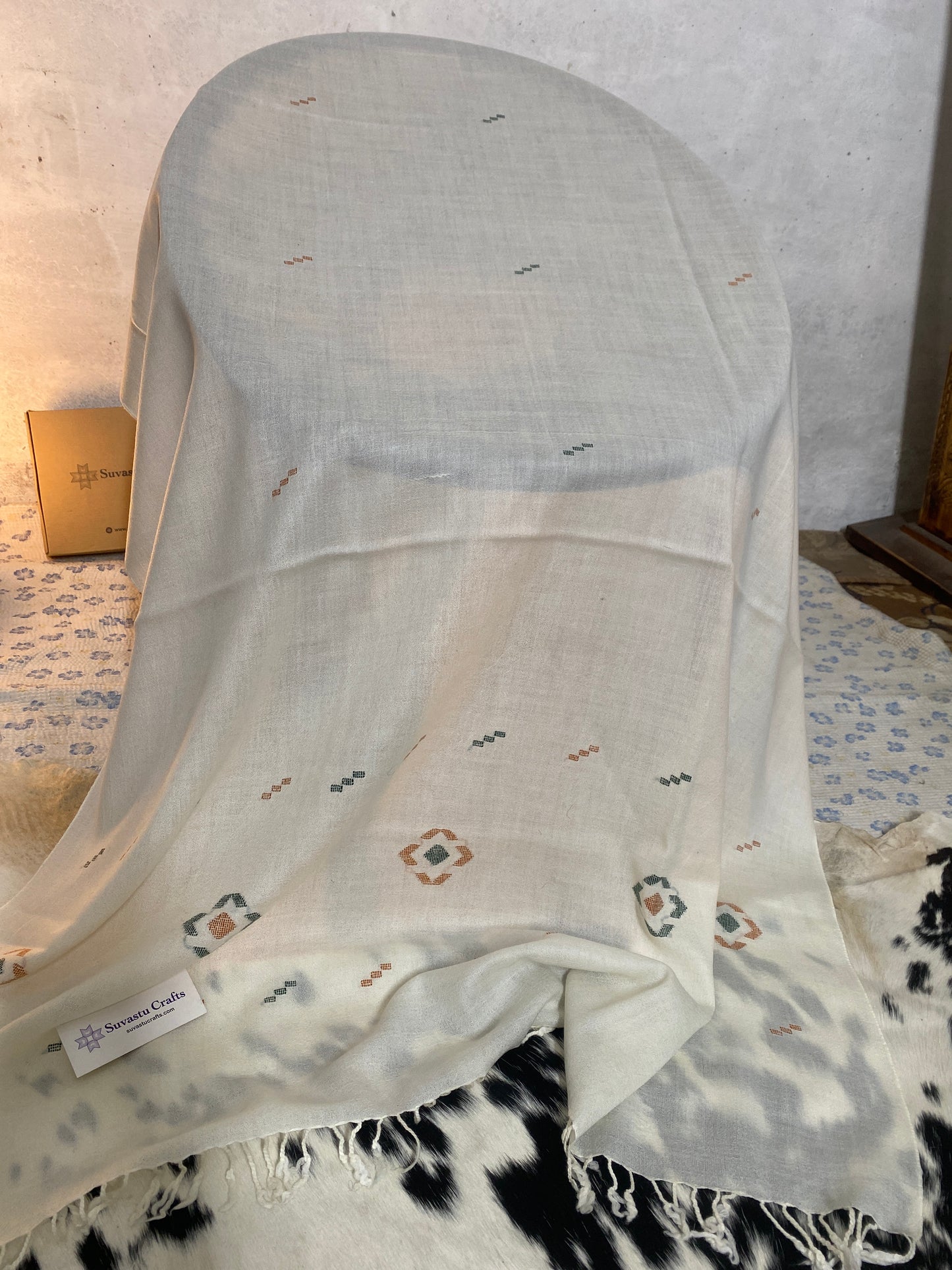 Suvastu Special Kadhi White Shawl C