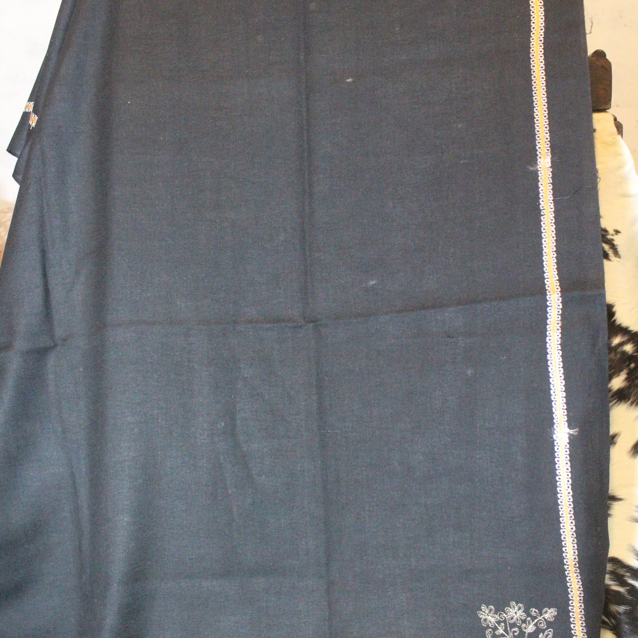 Swati Embroidery Wool Black I