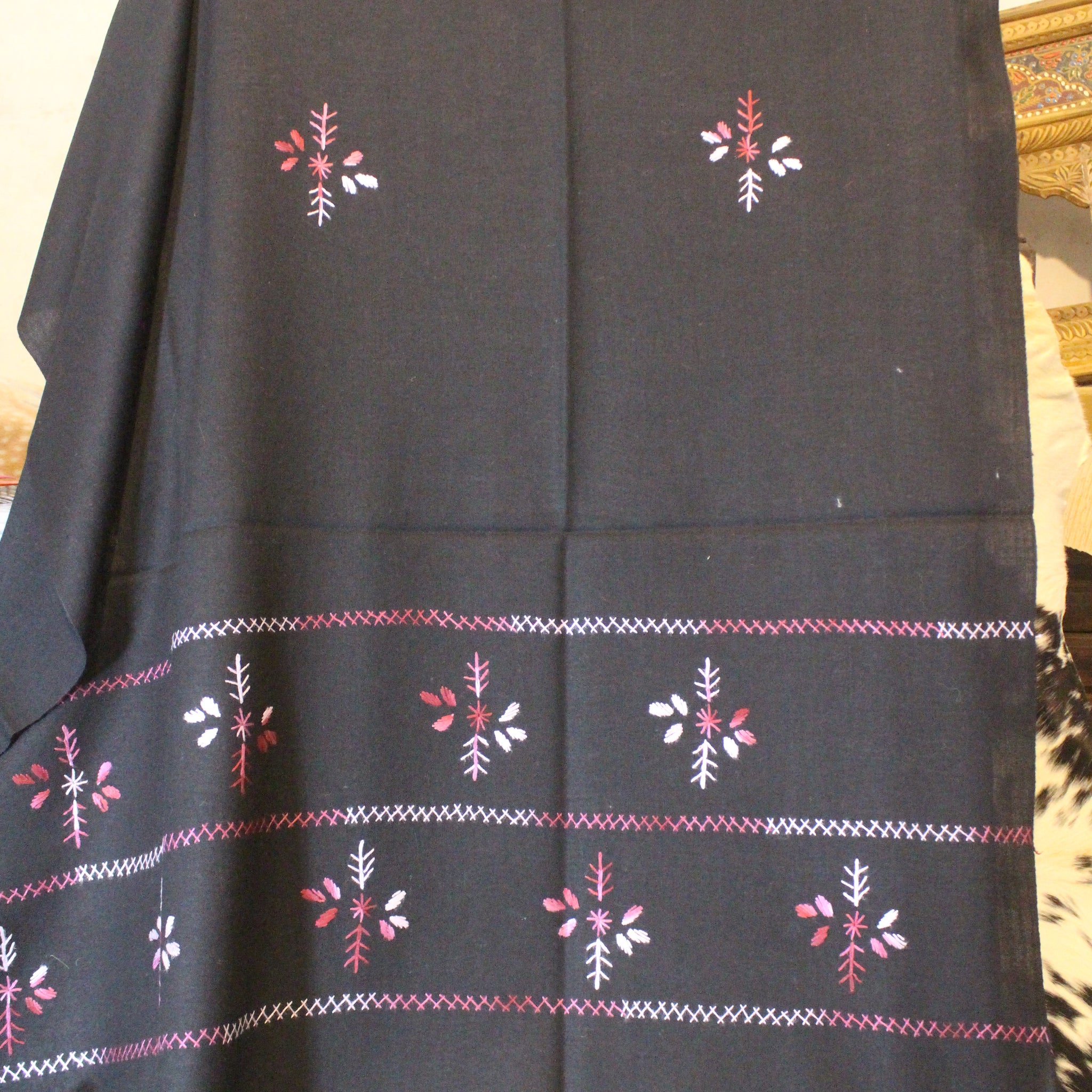 Swati Embroidery Wool Black J