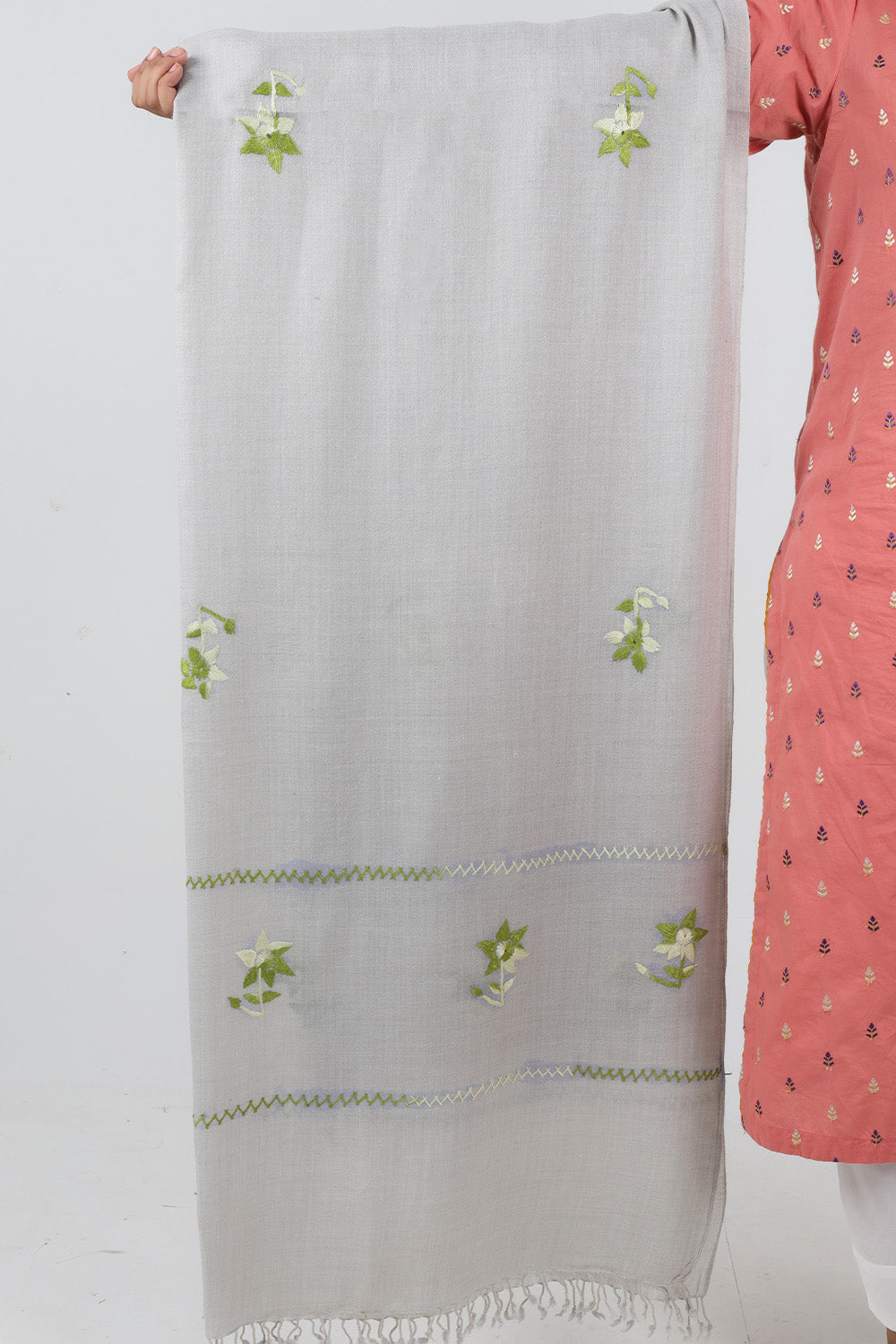 Swati Hand Embroidery Wool Gray D