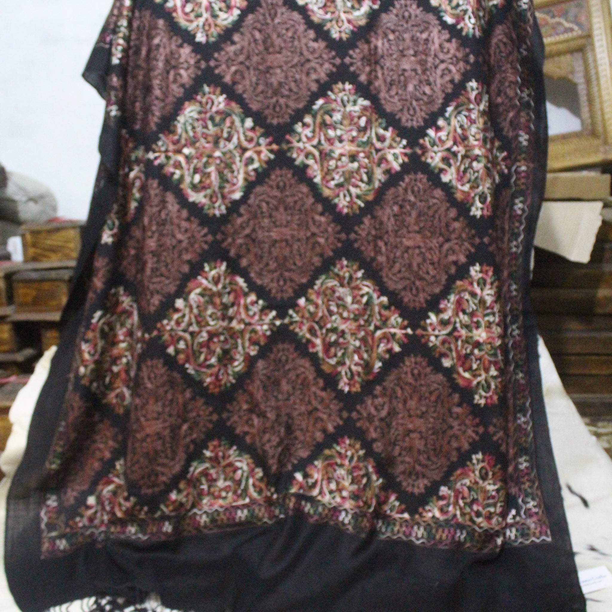 Swati Embroidery Wool BLack AM