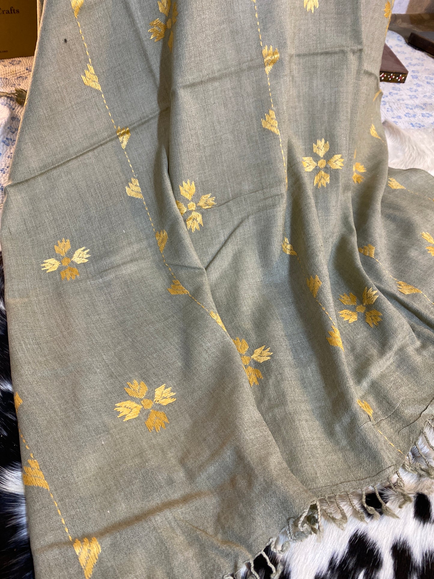 Swati Embroidery Wool Gray E