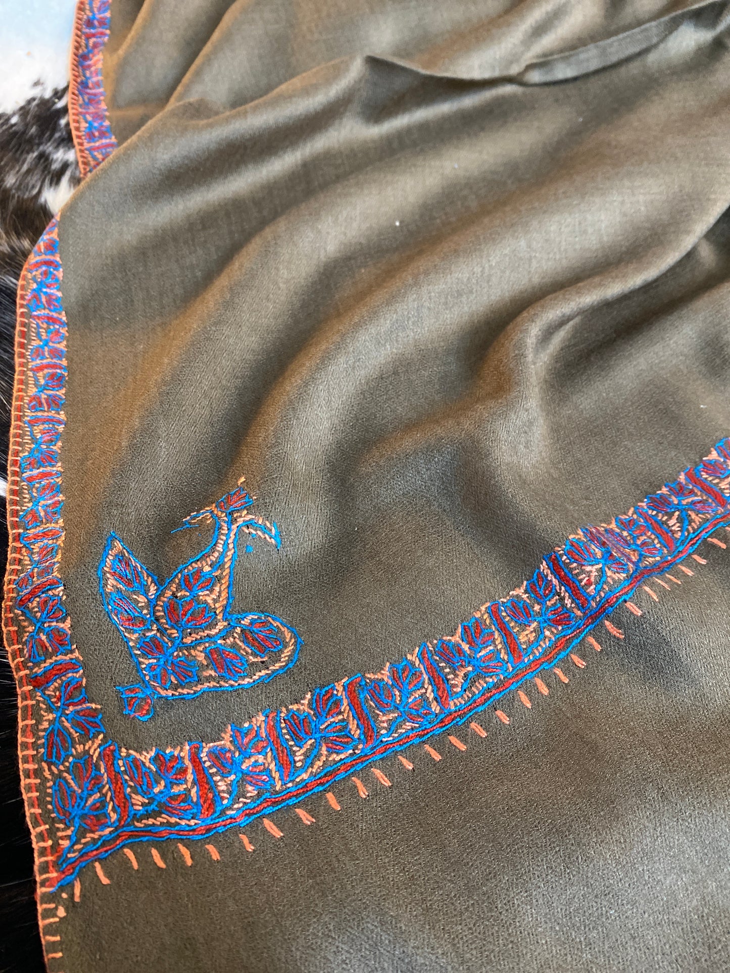Kashmiri Pashmina Sozni Border Charcoal Gray