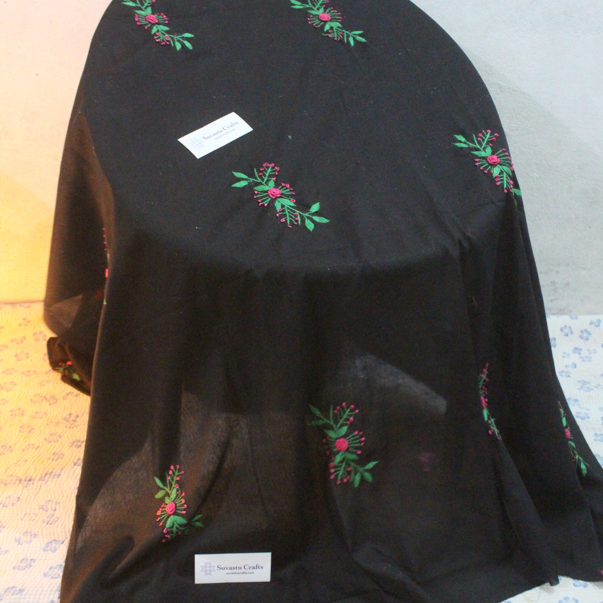 Summer Swiss Shawl Black C