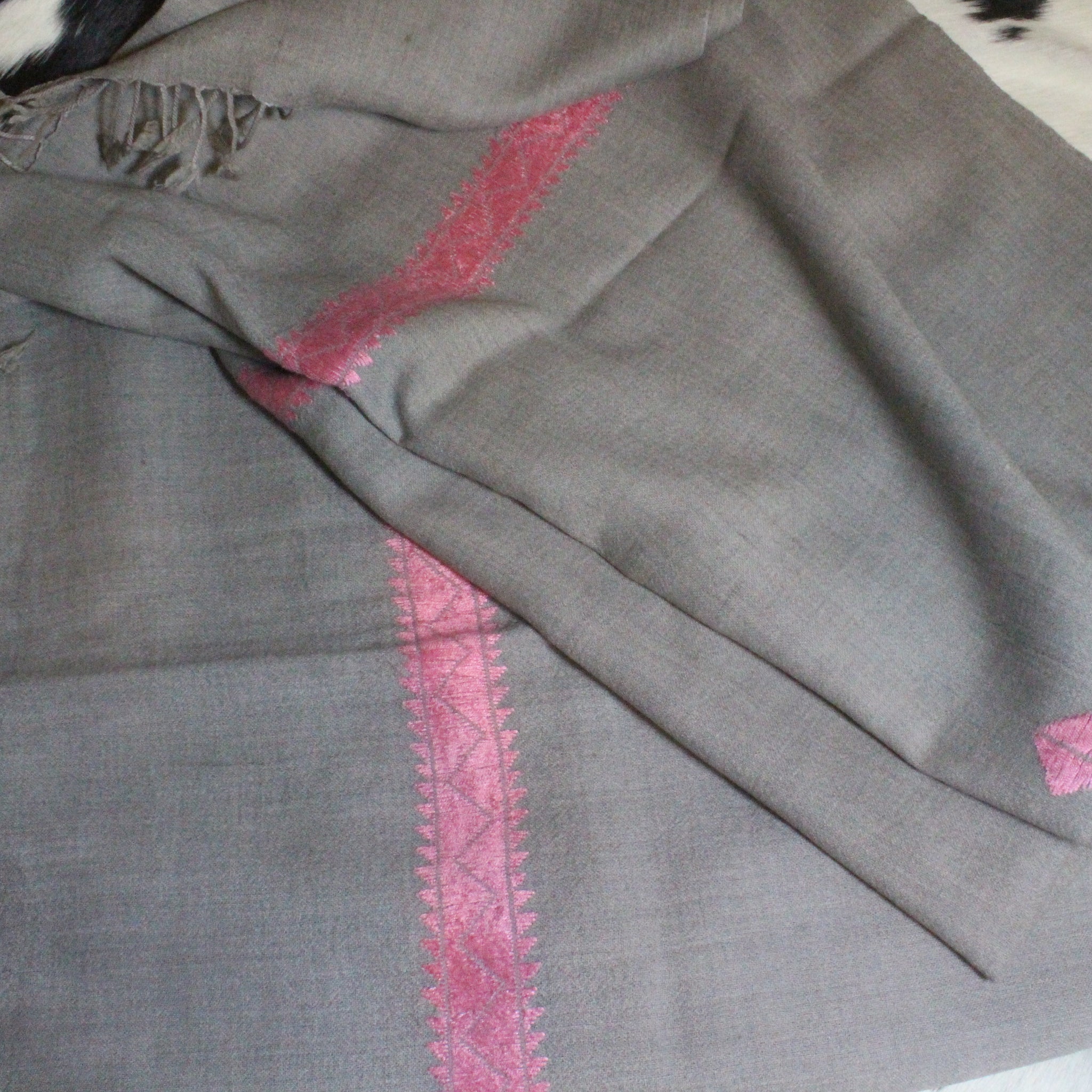 Swati Embroidery Wool Gray A