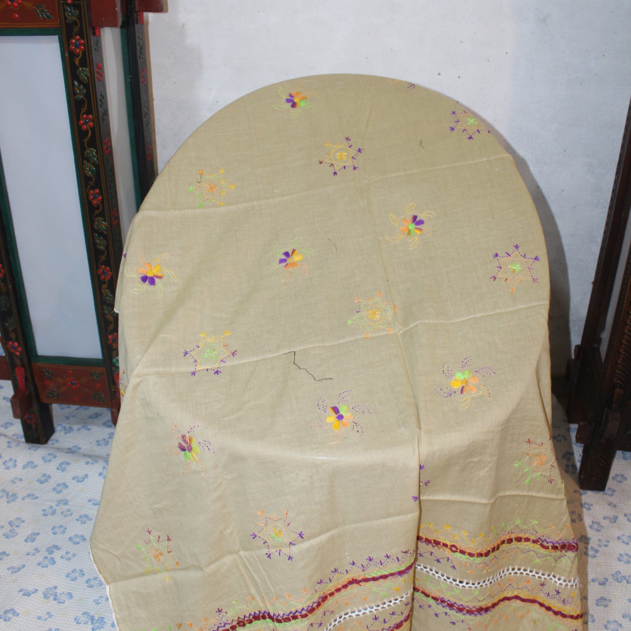 Summer Swiss Shawl Creamy A