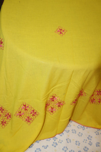 Summer Swiss Shawl Yellow